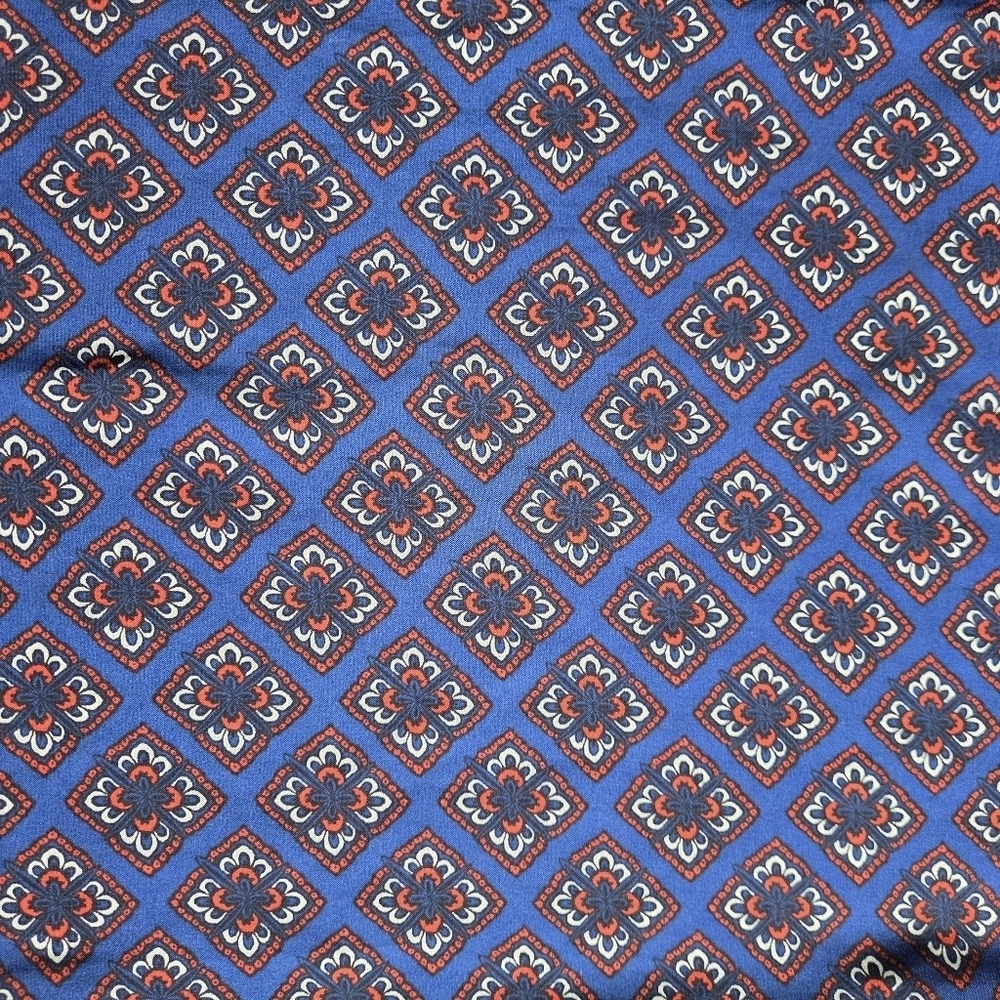 Express Women's Blue Patterned Top - Picture 6 of 7